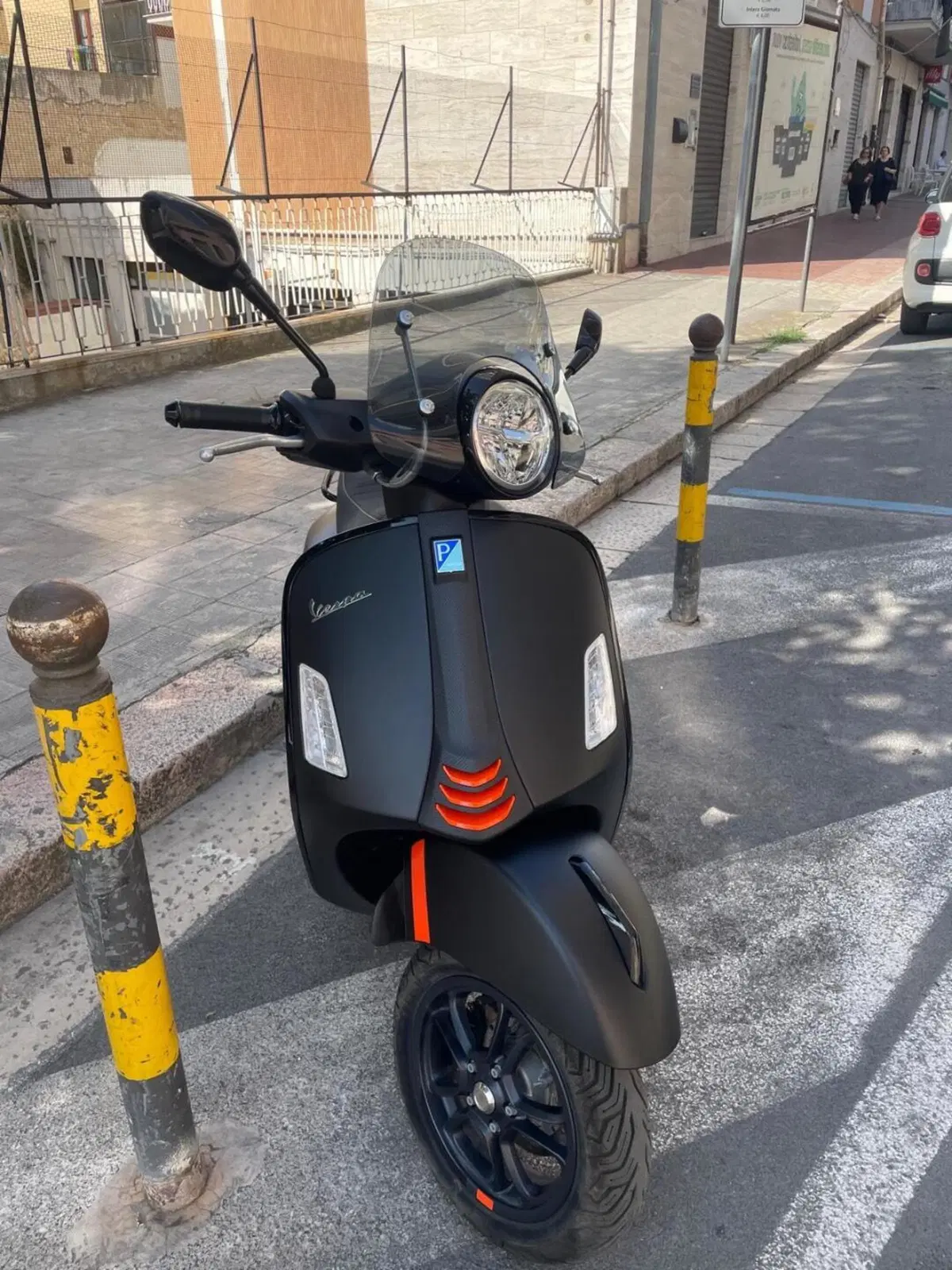 Vespa GTS 300 Super Sport (2023 - 24) (2)