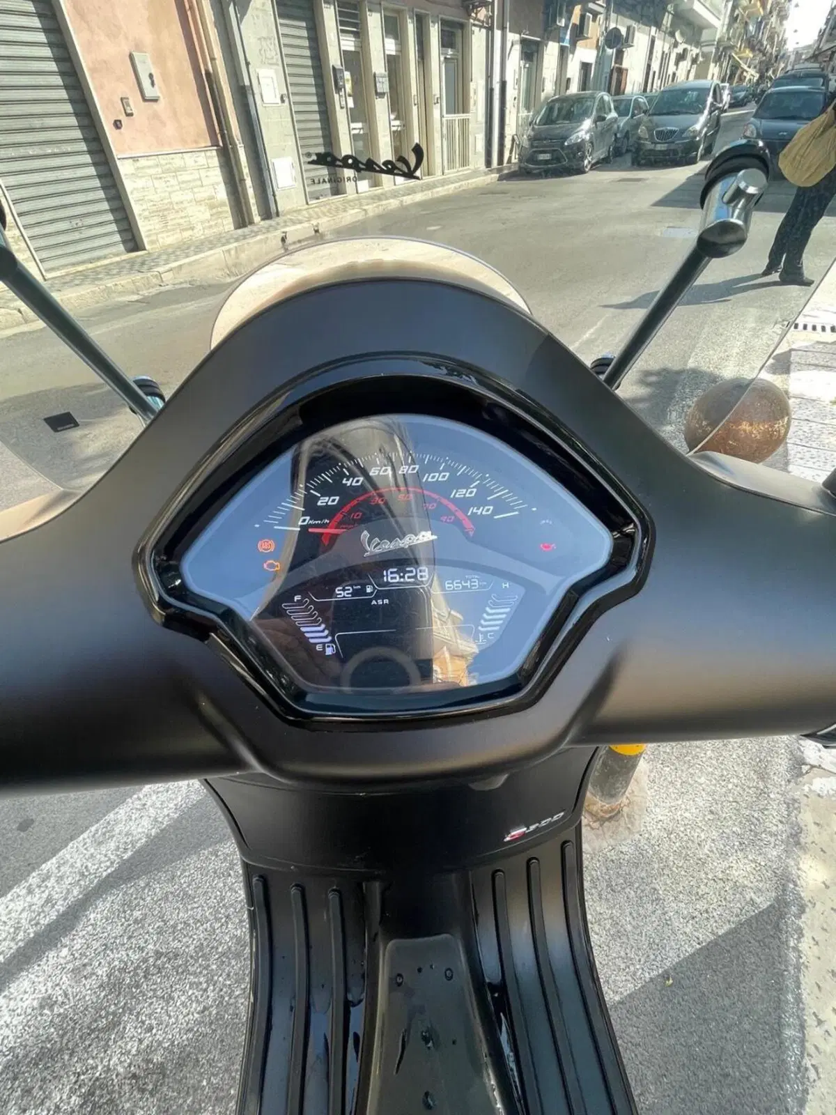 Vespa GTS 300 Super Sport (2023 - 24) (3)