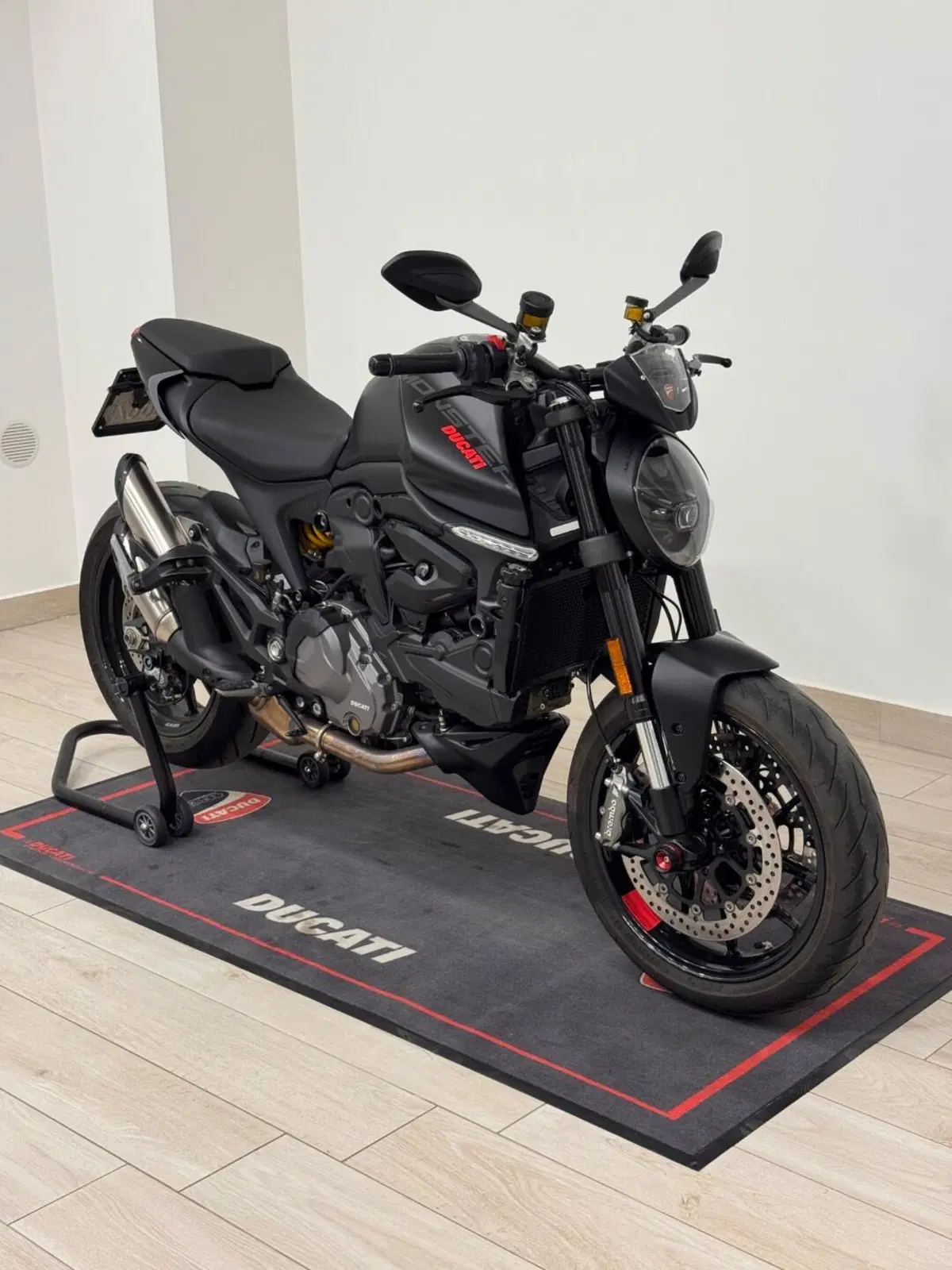 Ducati Monster 937 + (2021 - 25) (5)