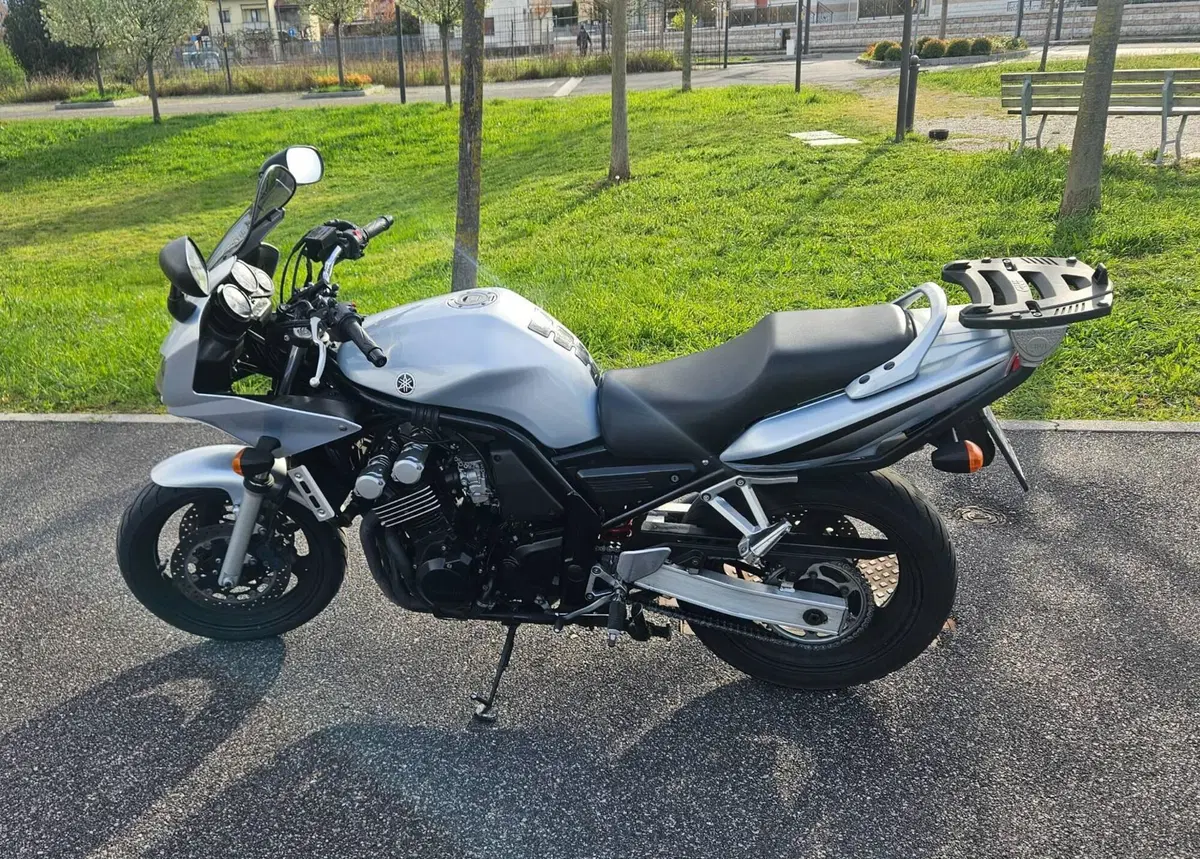 Yamaha FZS 600 Fazer (2002 - 03) (5)