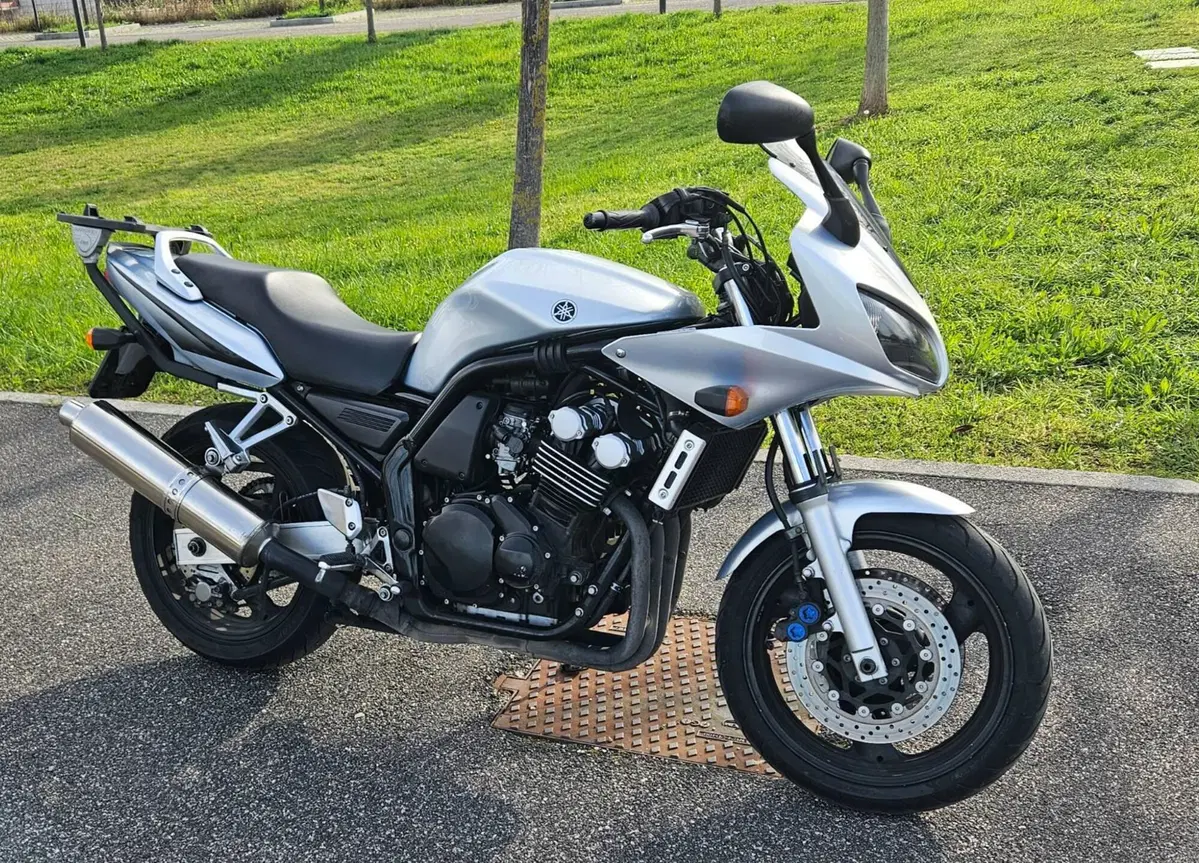 Yamaha FZS 600 Fazer (2002 - 03) (6)