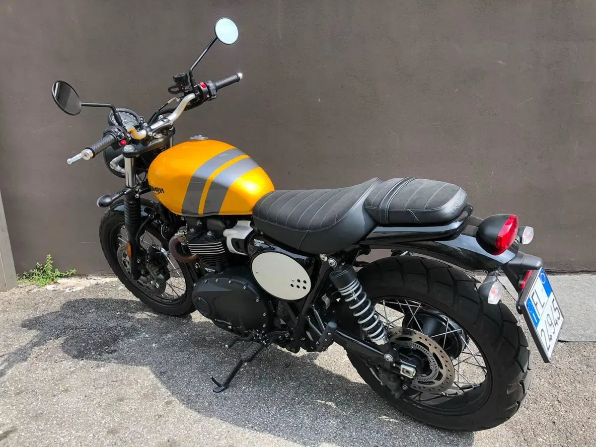 Triumph Scrambler 900 (2023 - 25) (2)