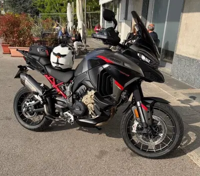 Ducati Multistrada V4 S Grand Tour (2024) usata