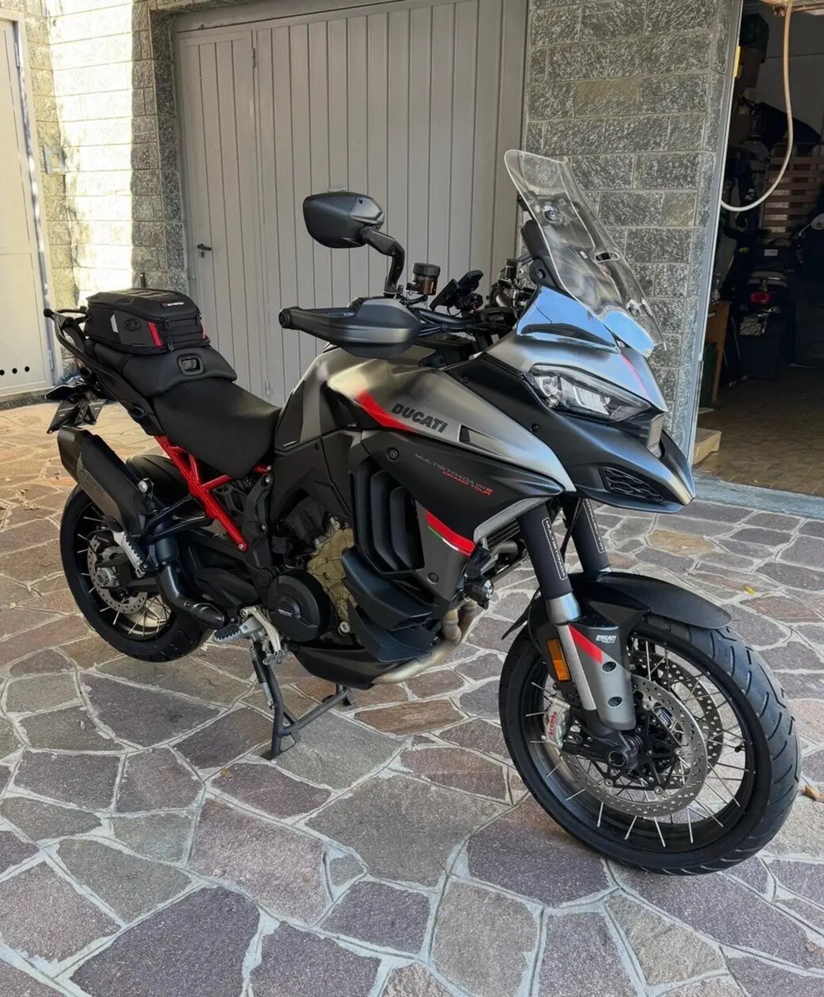 Ducati Multistrada V4 S Grand Tour (2024) (4)