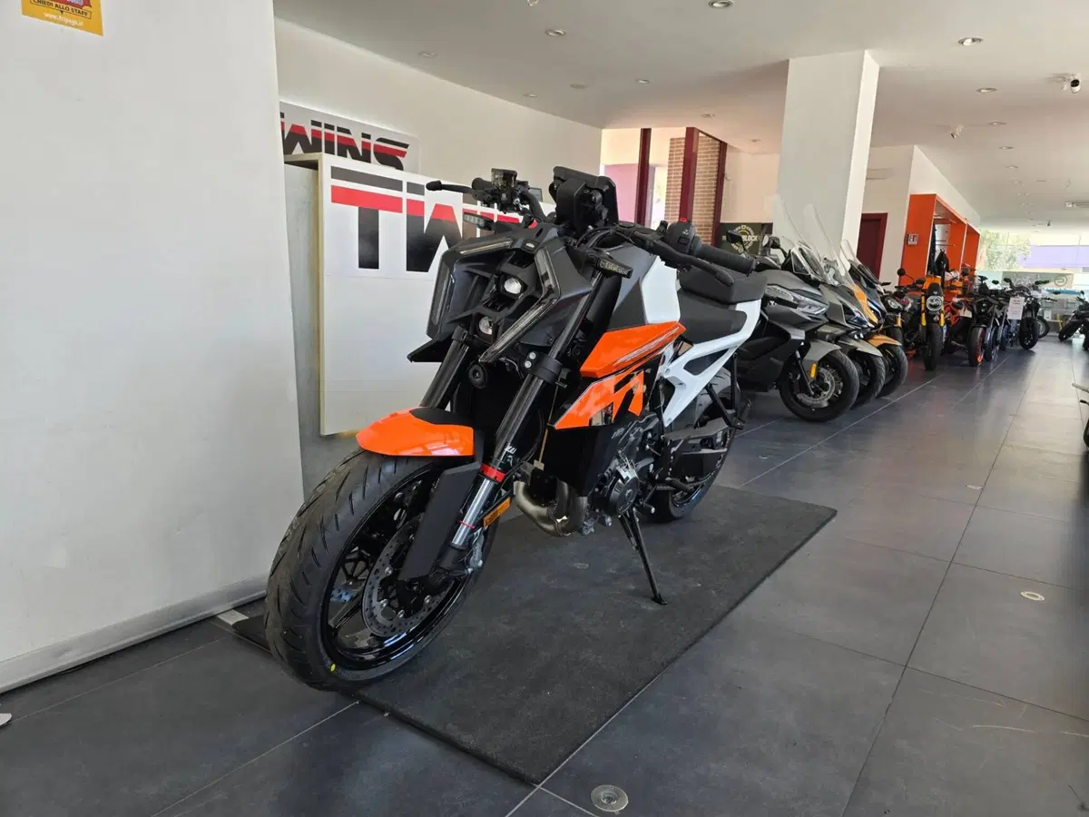 KTM 990 Duke (2024 - 26) (4)