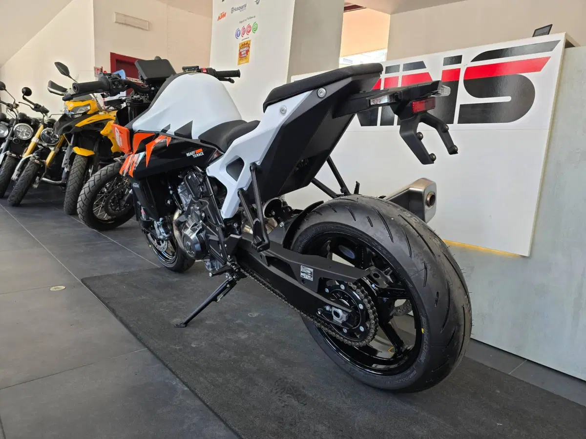KTM 990 Duke (2024 - 26) (6)