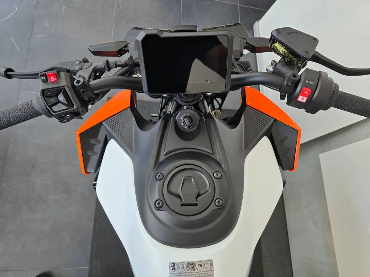 KTM 990 Duke (2024 - 26) (11)