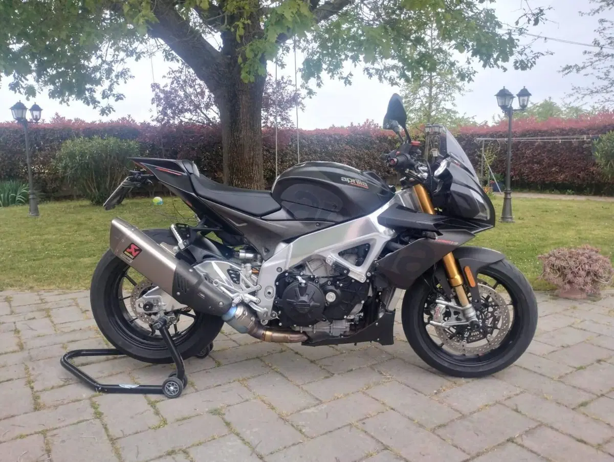 Aprilia Tuono V4 Factory (2019 - 20) (5)
