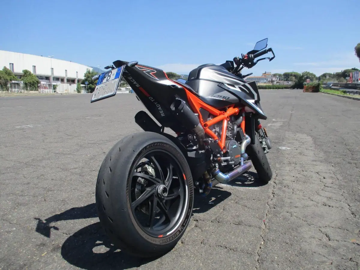 KTM 1290 Super Duke RR (2023) (3)