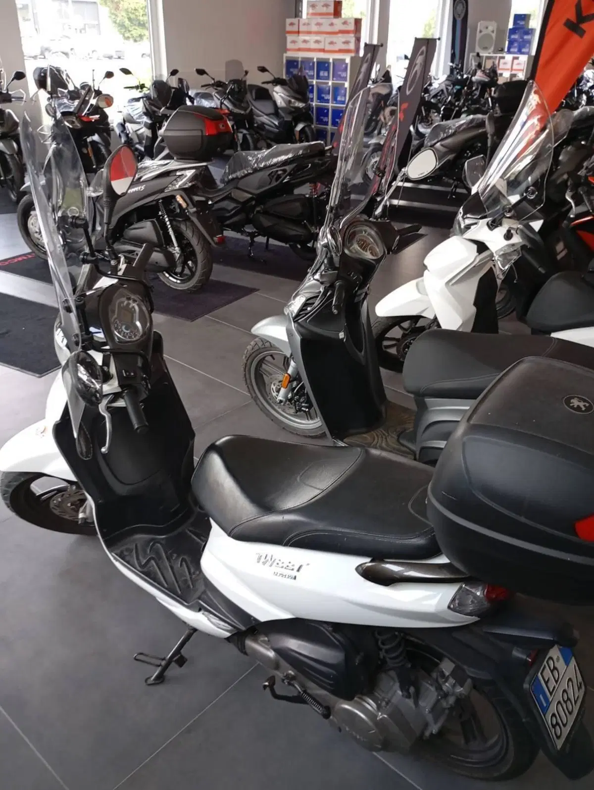 Peugeot Tweet 125 (2014 - 17) (4)