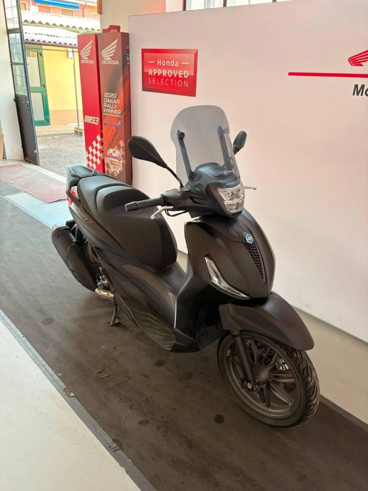 Piaggio Beverly 300 S ABS-ASR (2021 - 25) (2)