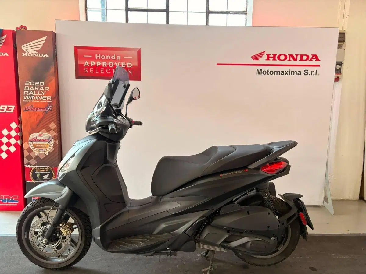 Piaggio Beverly 300 S ABS-ASR (2021 - 25) (4)