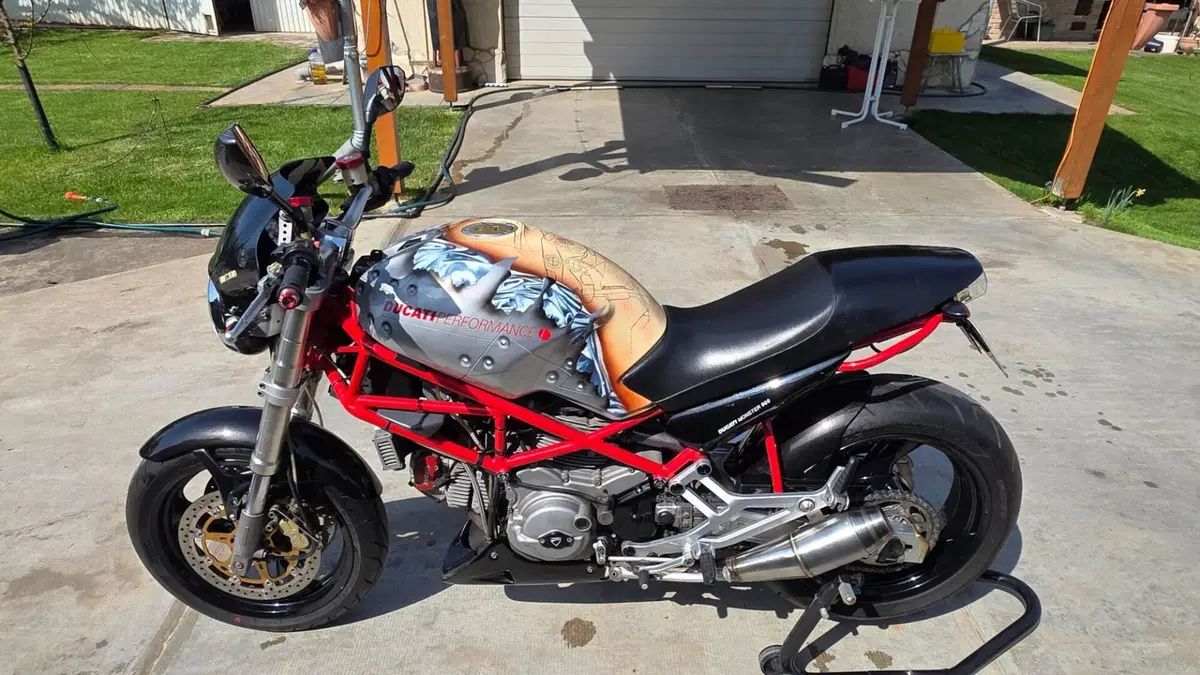 Ducati Monster 900 City (1998 - 02) (4)