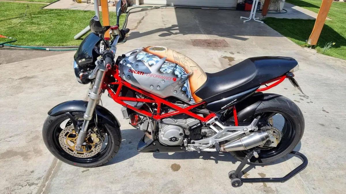 Ducati Monster 900 City (1998 - 02) (5)
