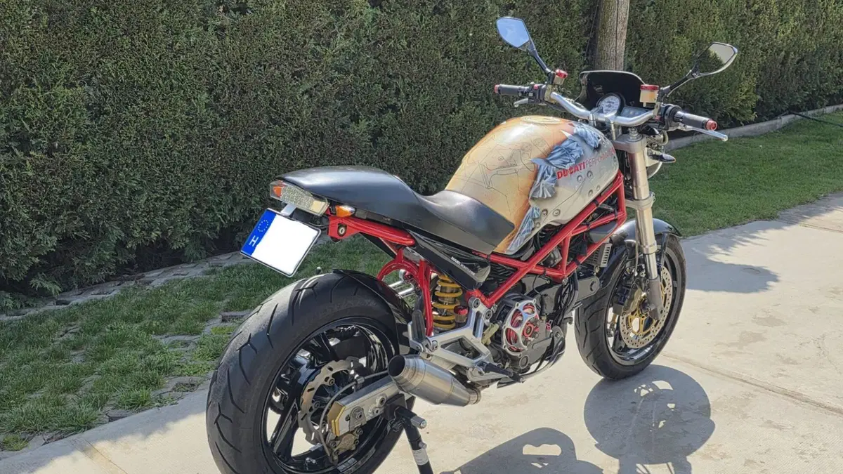 Ducati Monster 900 City (1998 - 02) (8)