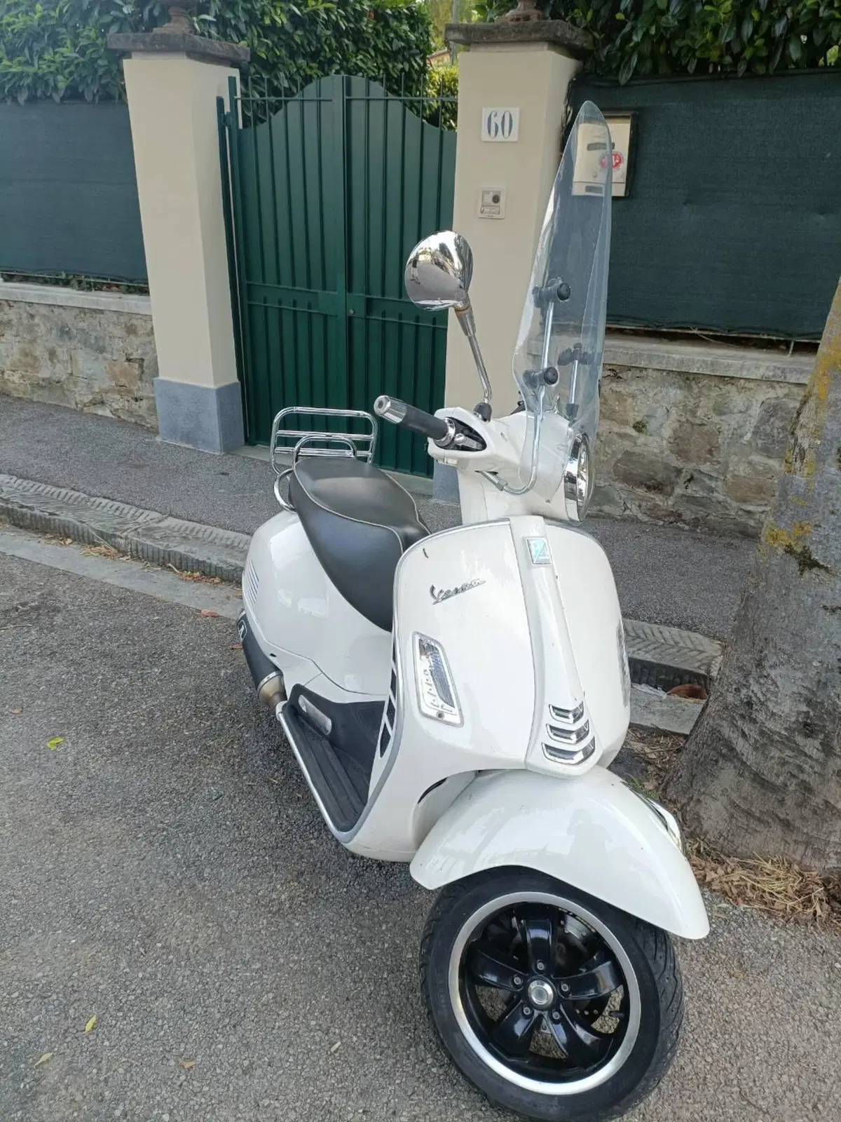 Vespa GTS 300 Hpe (2019) (6)