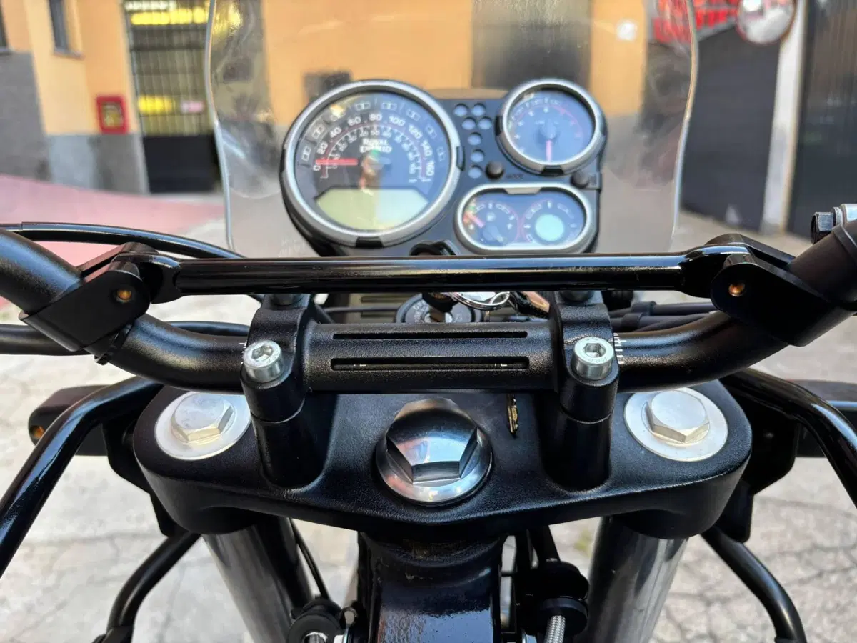 Royal Enfield Himalayan 411 (2017 - 20) (9)