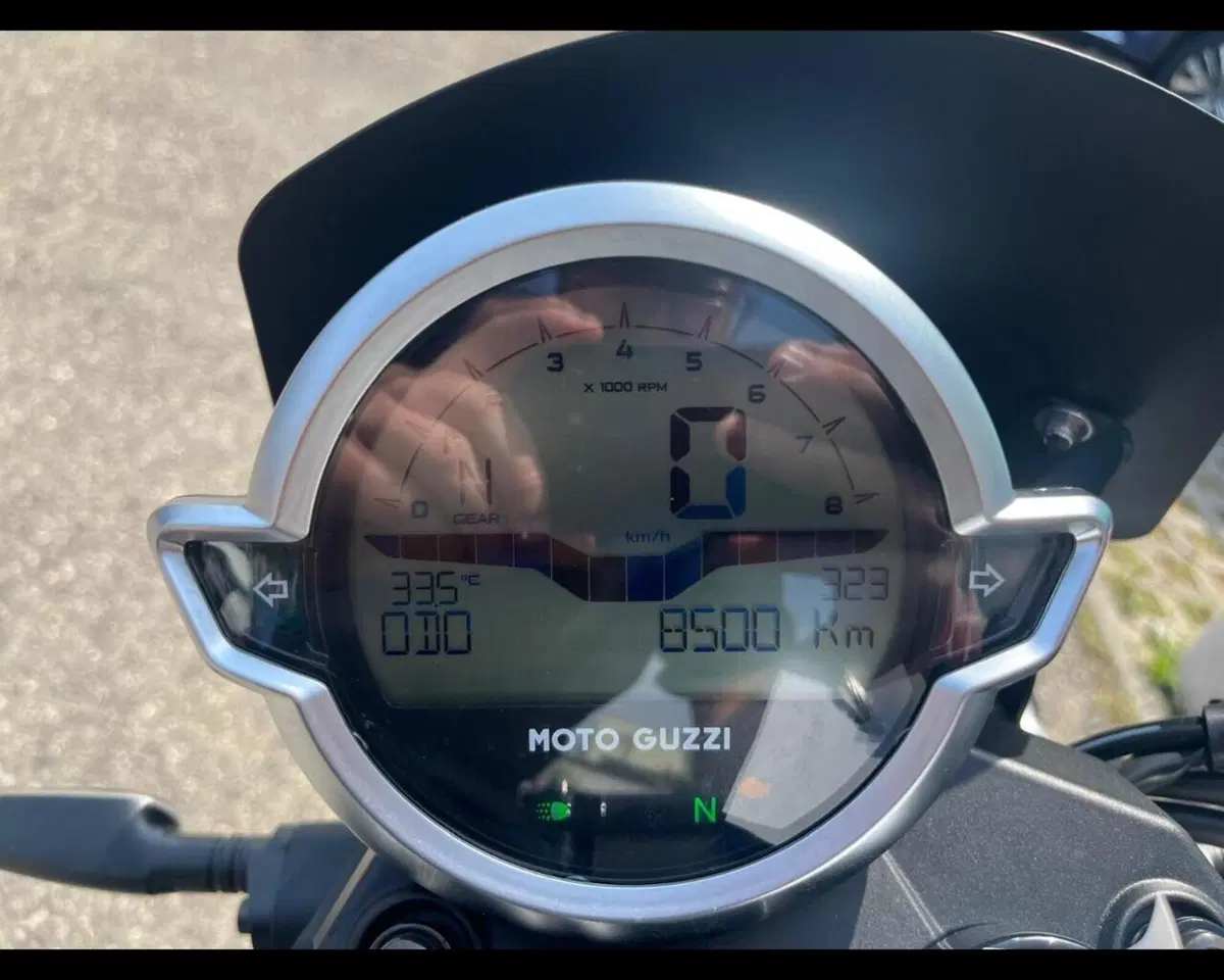 Moto Guzzi V7 850 Stone Special Abs (2021) (14)