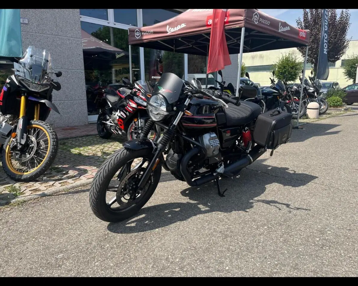 Moto Guzzi V7 850 Stone Special Abs (2021)