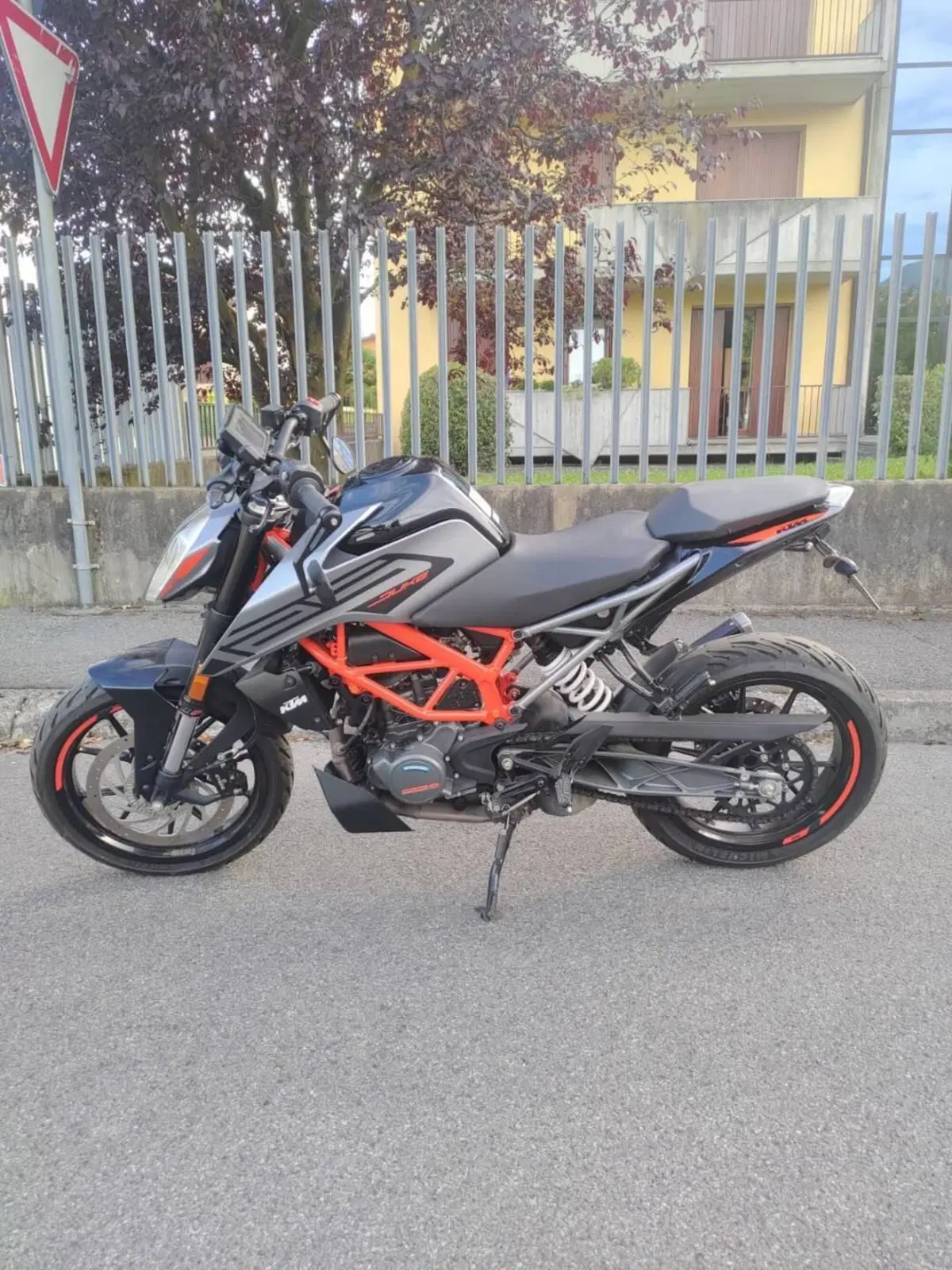 KTM 125 Duke (2021 - 23) (5)