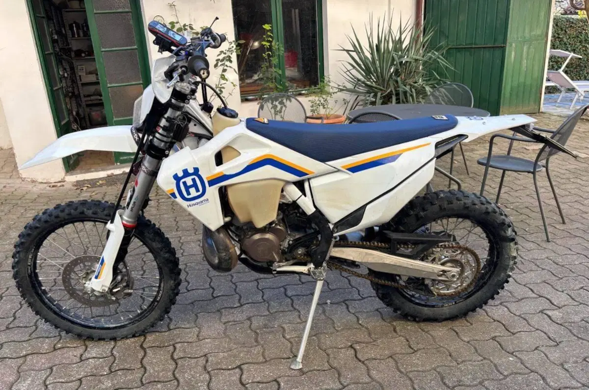 Husqvarna TE 300 Heritage (2023) (2)