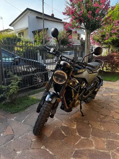 Husqvarna Svartpilen 401 (2021 - 23) usata