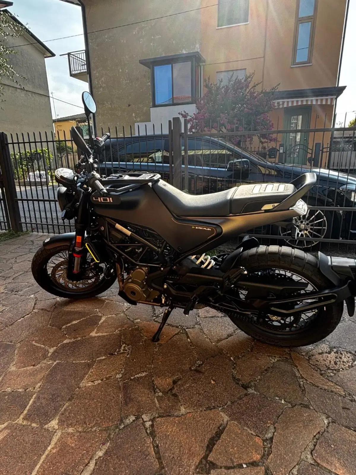 Husqvarna Svartpilen 401 (2021 - 23) (2)
