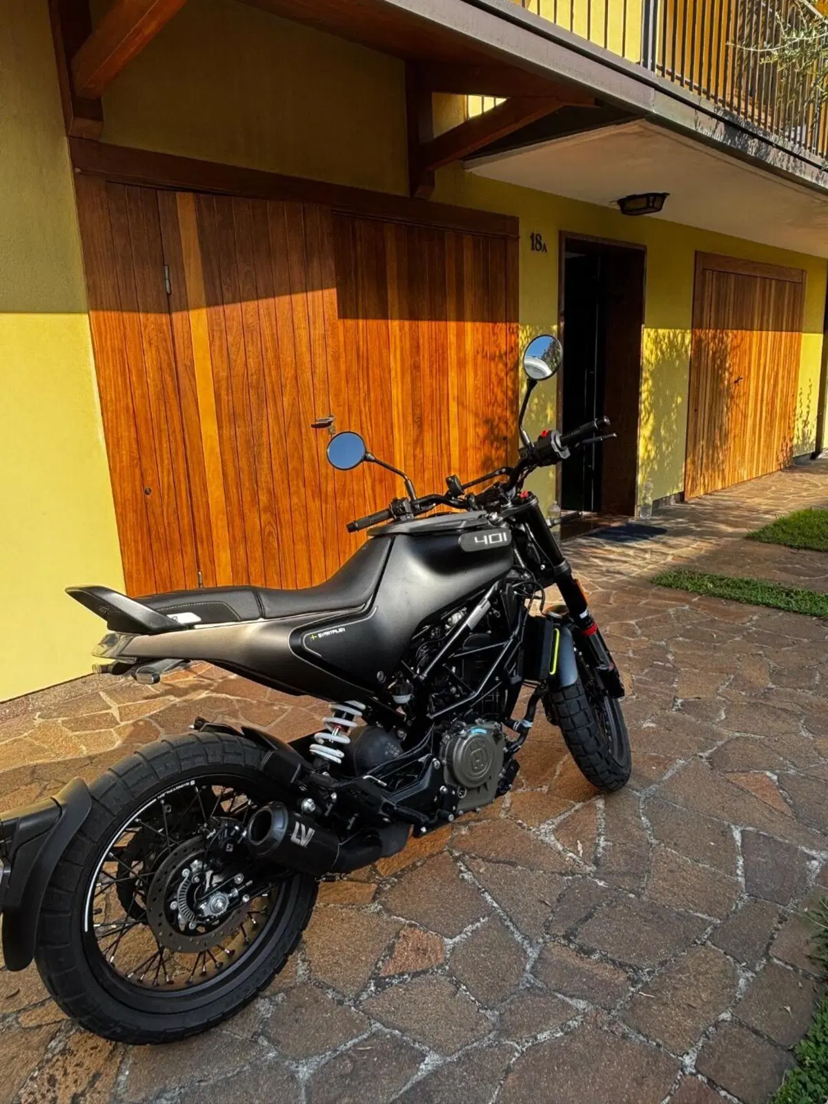Husqvarna Svartpilen 401 (2021 - 23) (3)