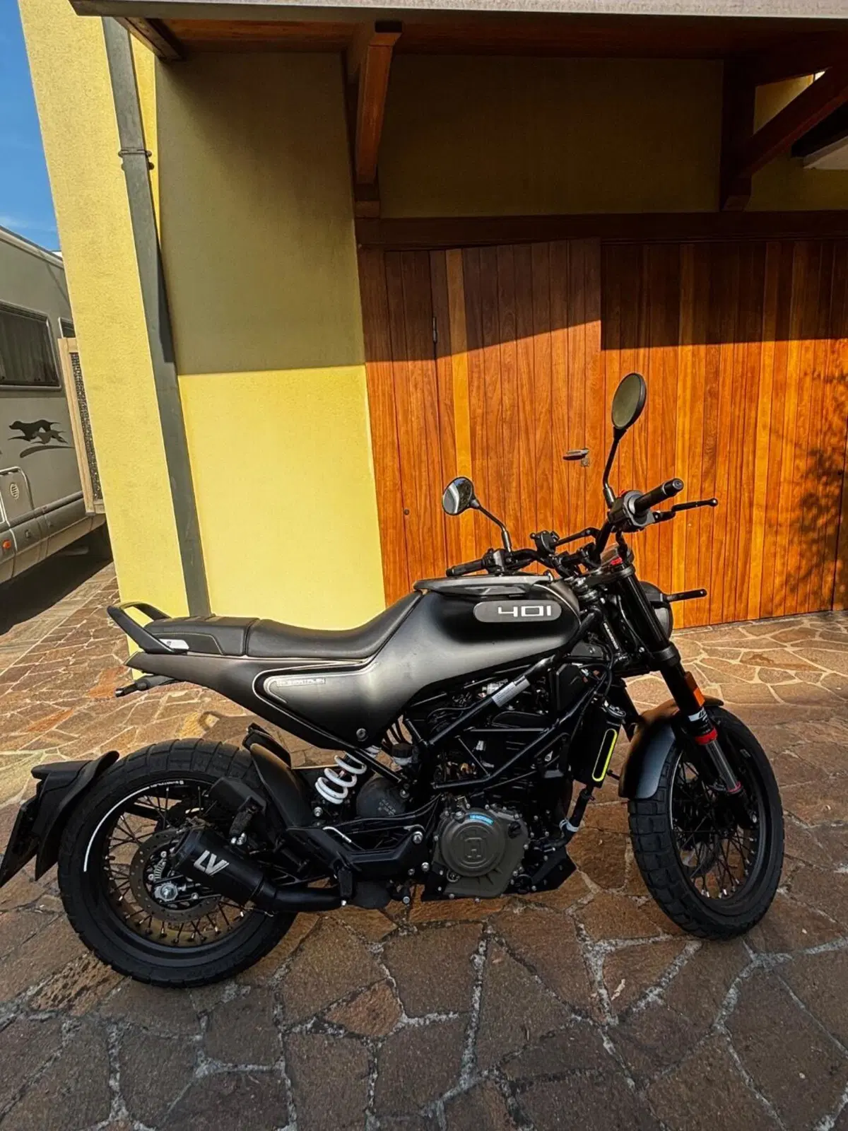 Husqvarna Svartpilen 401 (2021 - 23) (4)