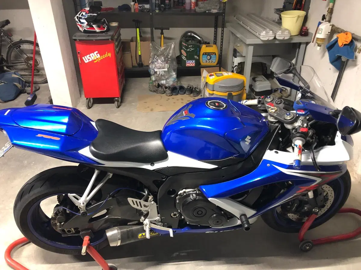 Suzuki GSX R 750 (2008 - 10) (2)