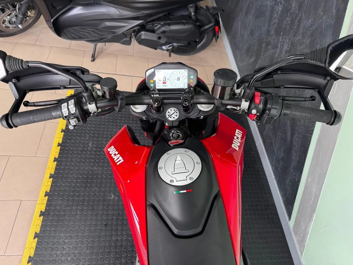 Ducati Hypermotard 950 (2019 - 20) (8)