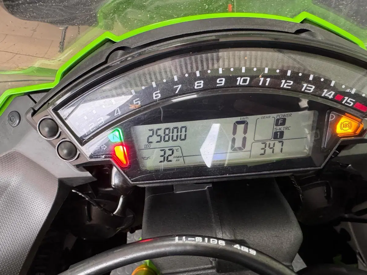 Kawasaki Ninja 1000 ZX-10R (2011 - 15) (10)