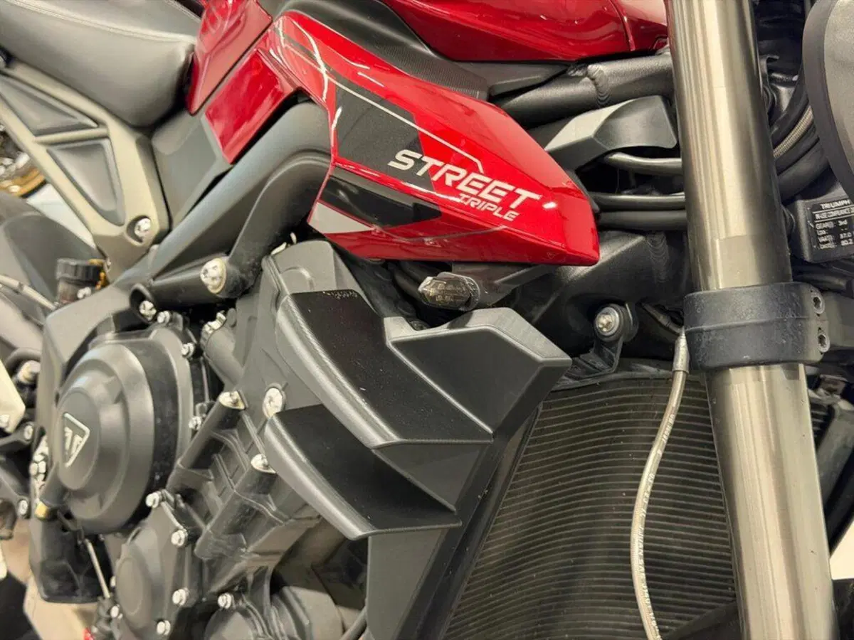 Triumph Street Triple 765 RS (2023 - 26) (13)