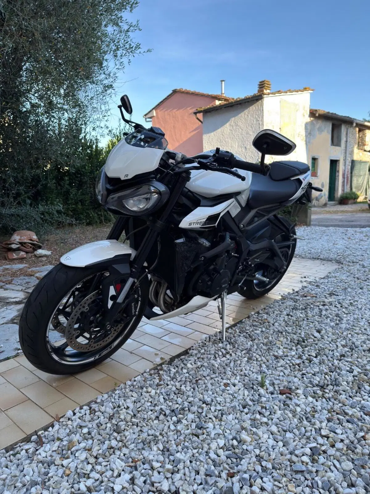 Triumph Street Triple 765 R (2023 - 26) (3)