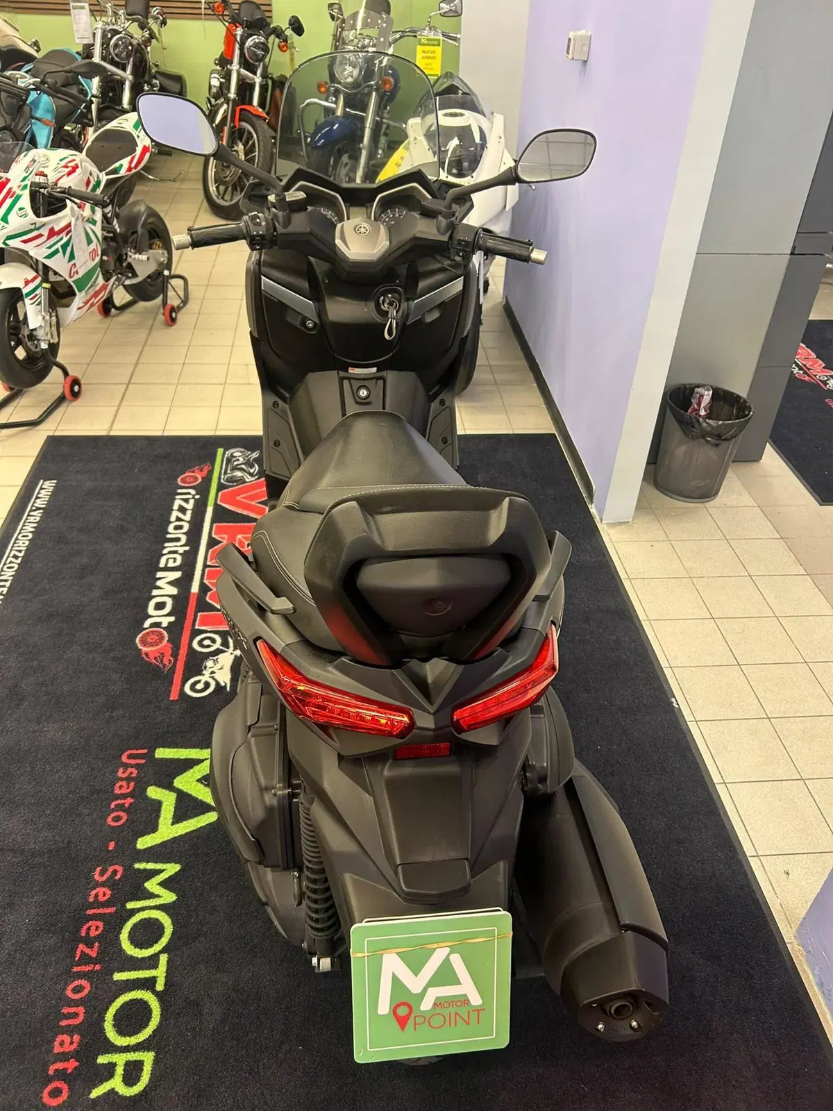 Yamaha X-Max 400 (2013 - 16) (3)