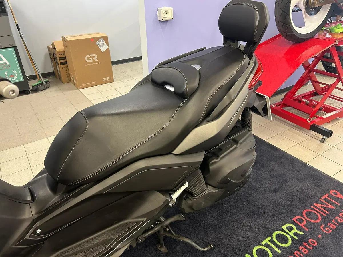 Yamaha X-Max 400 (2013 - 16) (6)