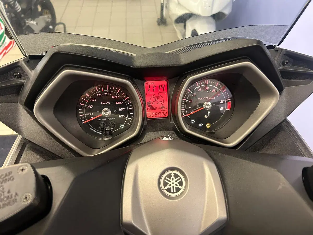 Yamaha X-Max 400 (2013 - 16) (7)