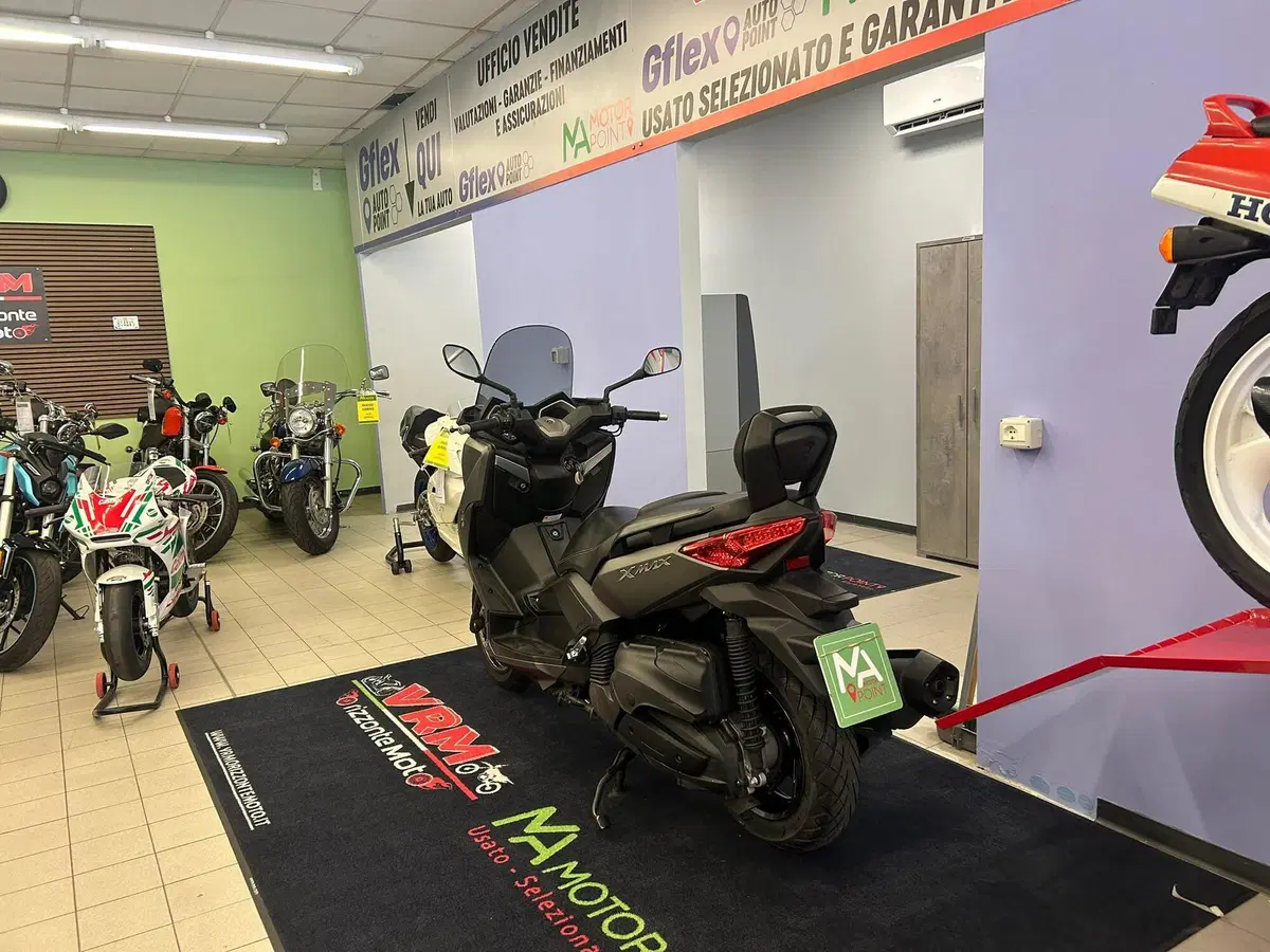 Yamaha X-Max 400 (2013 - 16) (9)