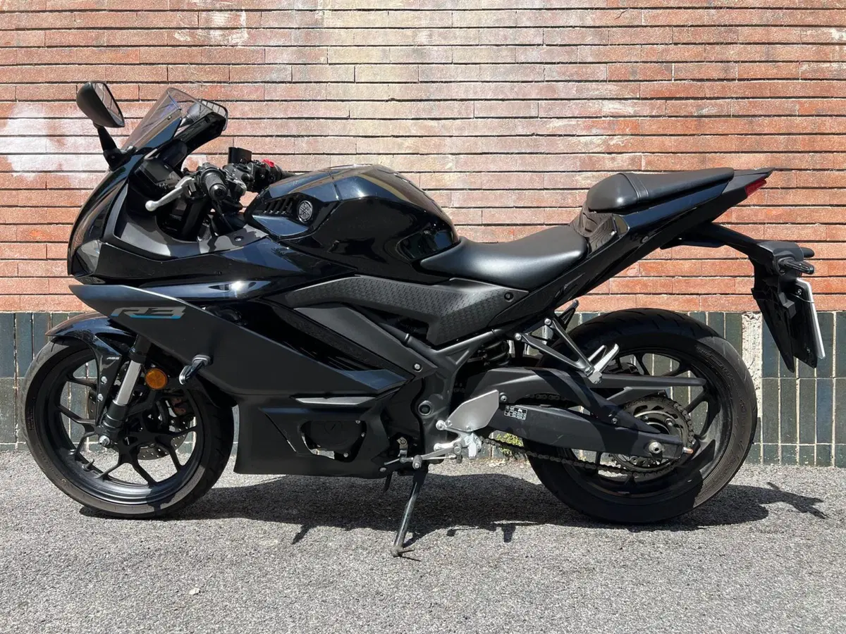 Yamaha YZF R3 (2021 - 24) (2)