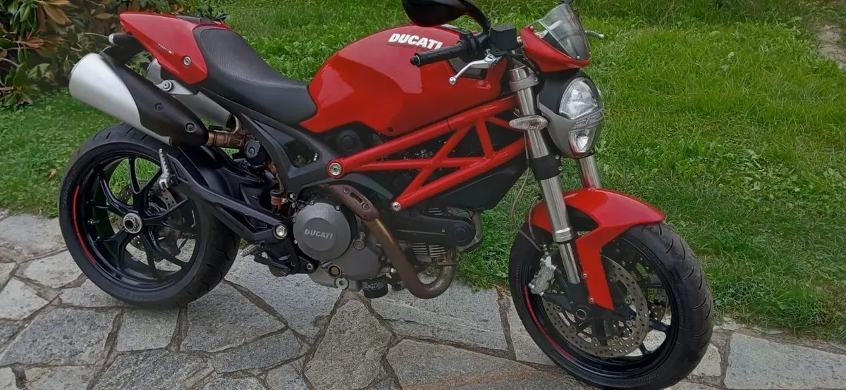 Ducati Monster 796 (2010 - 13) (2)
