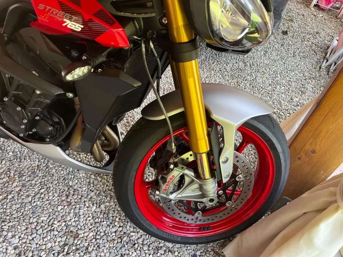 Triumph Street Triple 765 RX (2026) (4)