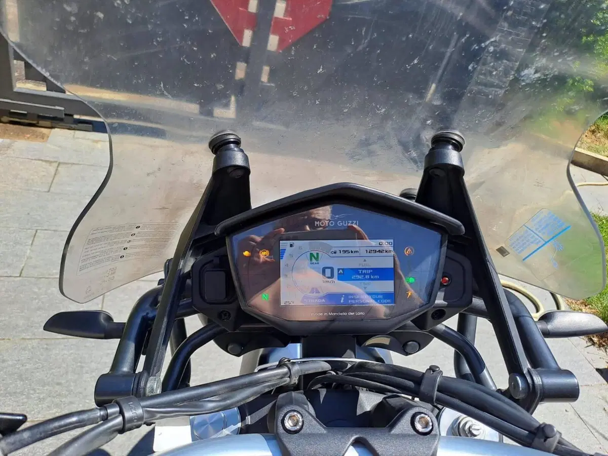Moto Guzzi V85 TT (2019 - 20) (2)