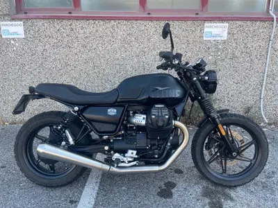 Moto Guzzi V7 Stone (2021 - 24) usata