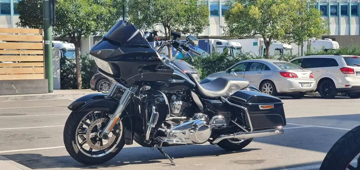 Harley-Davidson 107 Road Glide Ultra (2017 - 18) - FLTRU (10)