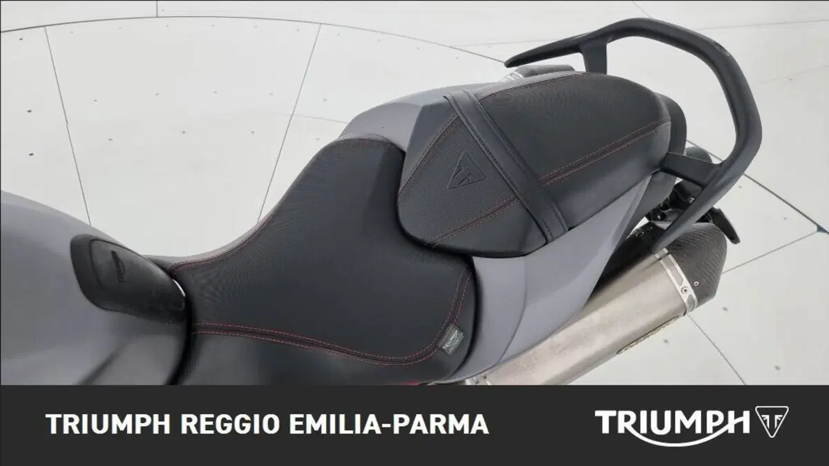 Triumph Speed Triple 1050 R ABS (2016 - 17) (13)