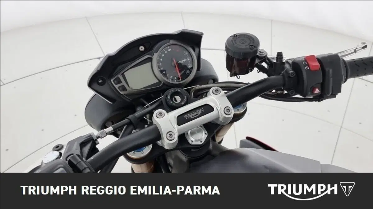 Triumph Speed Triple 1050 R ABS (2016 - 17) (9)