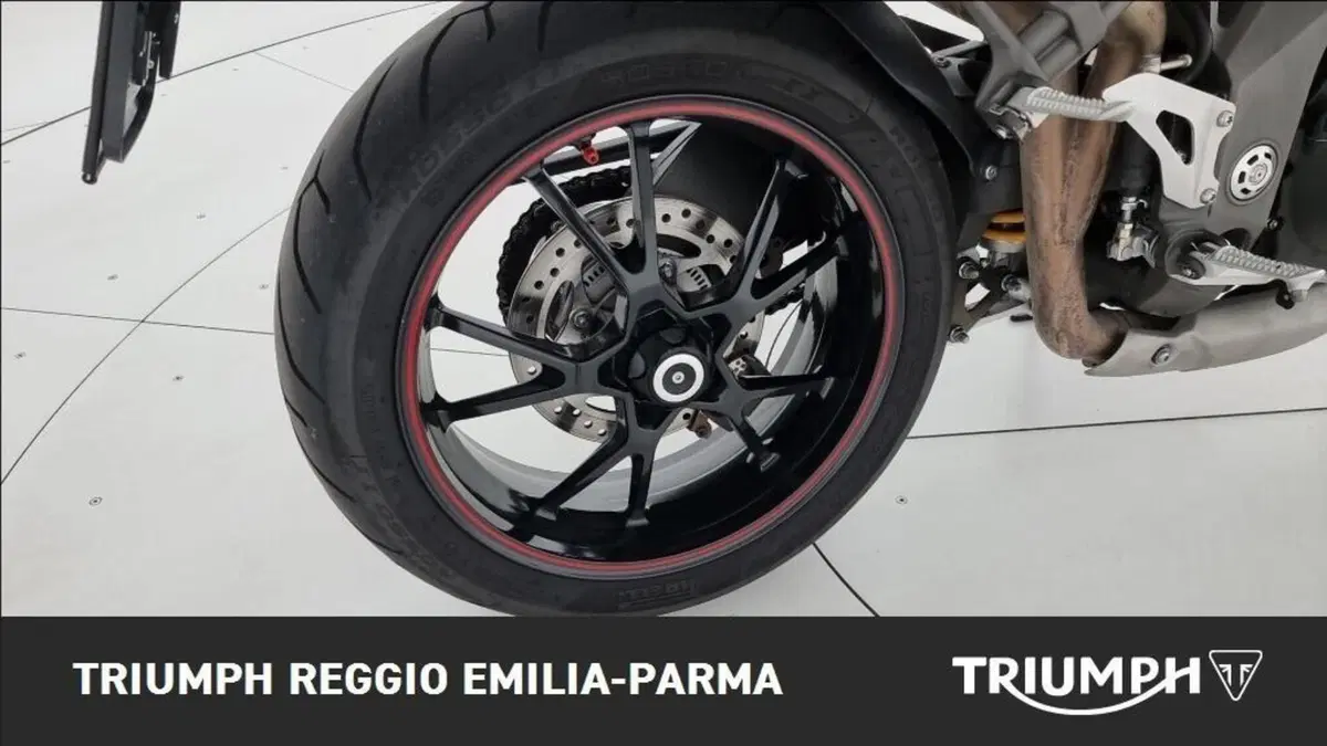 Triumph Speed Triple 1050 R ABS (2016 - 17) (16)