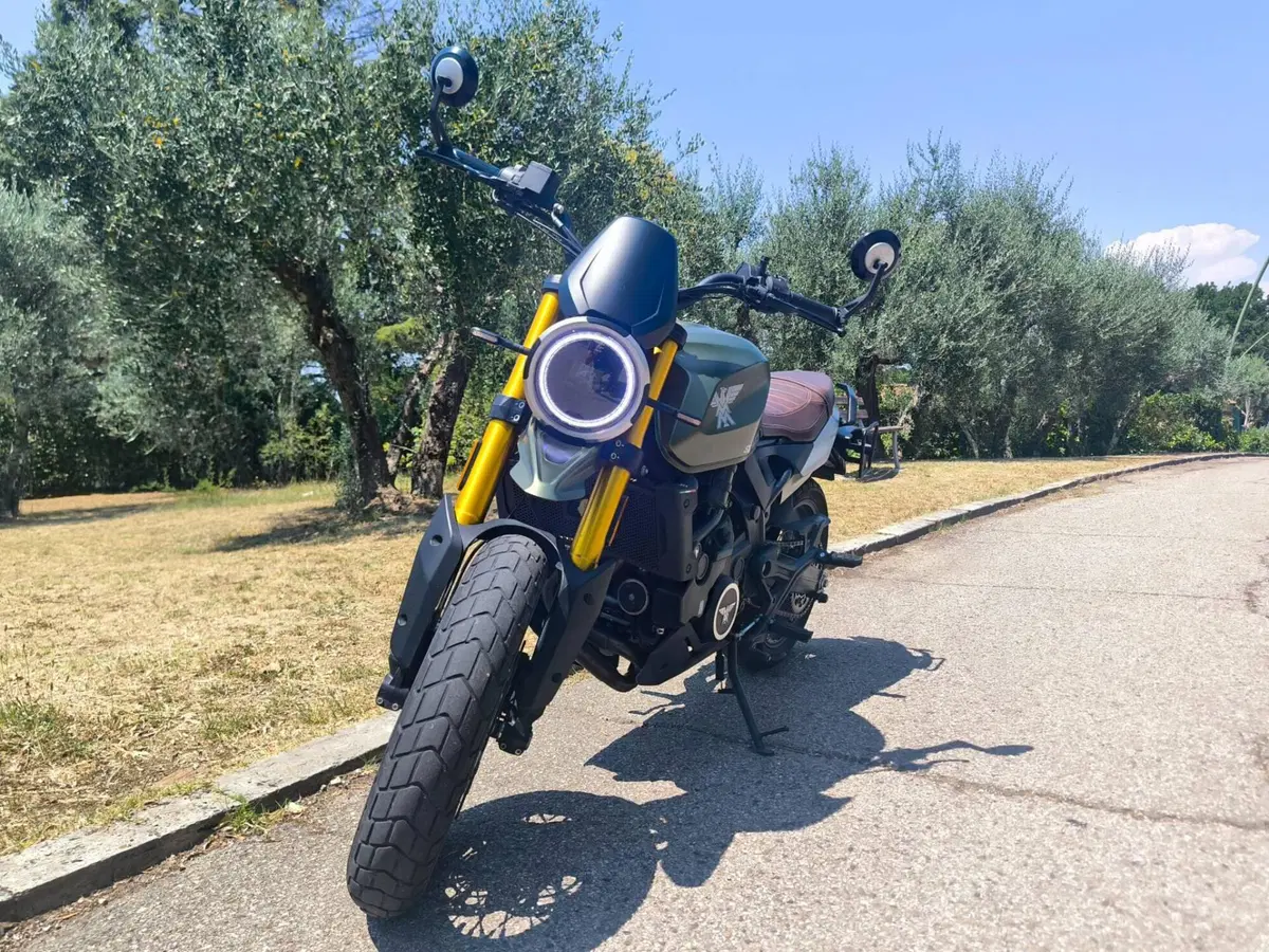 Moto Morini SEIEMMEZZO SCR (2022 - 26) (3)