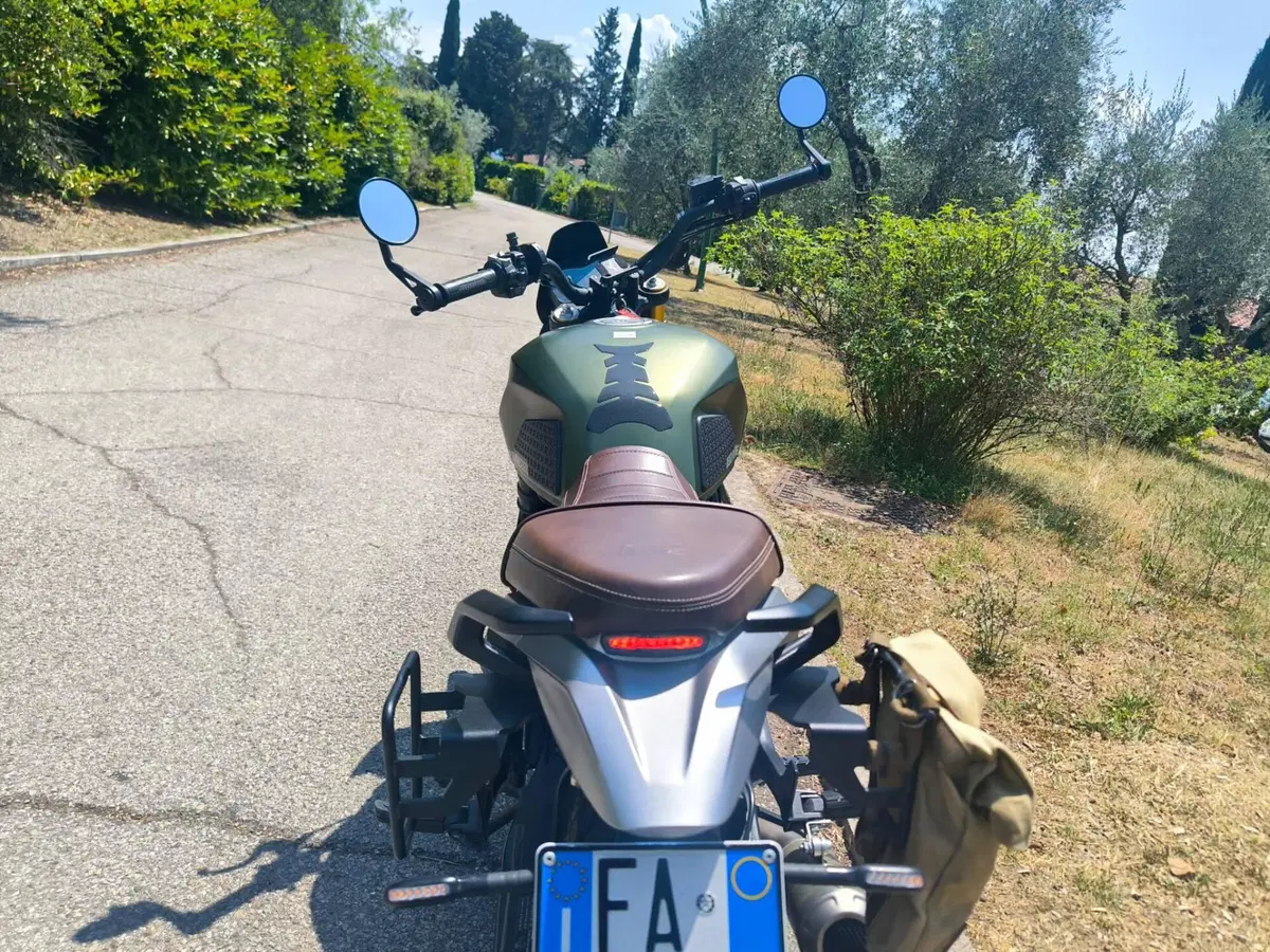 Moto Morini SEIEMMEZZO SCR (2022 - 26) (4)
