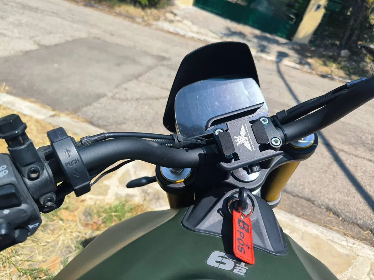 Moto Morini SEIEMMEZZO SCR (2022 - 26) (7)